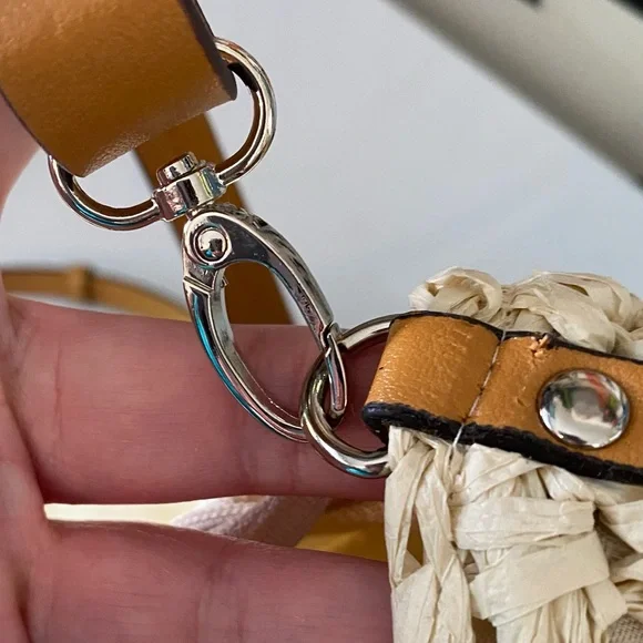 NWT Round Straw Tote - Picture 4 of 7